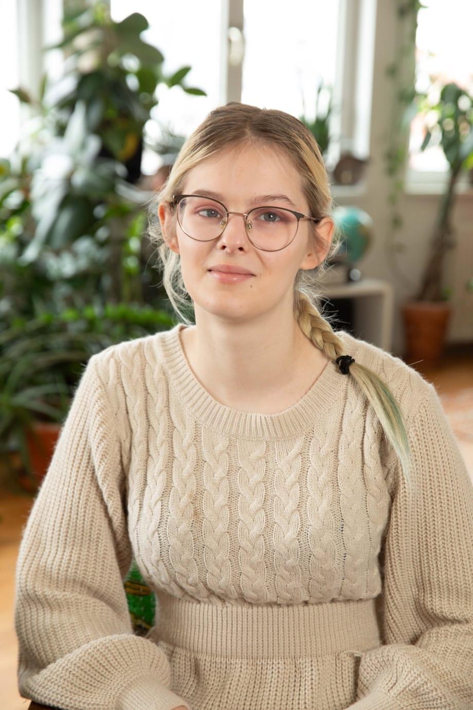 German amateur Ally dons nipple clamps before toying her naked pussy